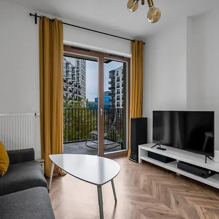 Business District - Parking, Balcony By Rentujemy Apartment